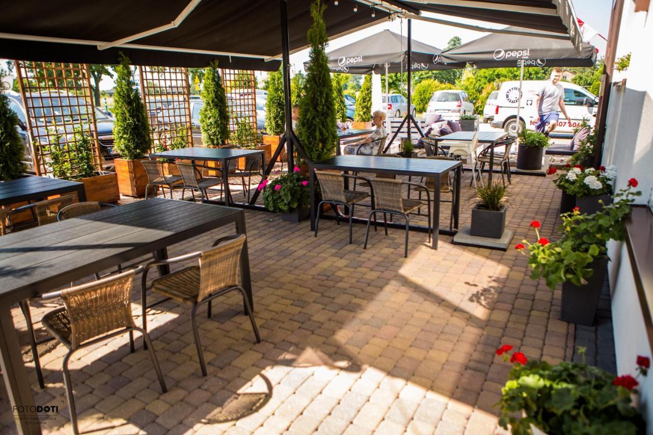 Gosciniec Zacisze I Blisko A2 Dabie-Uniejow I Restauracja Bed and Breakfast Eksteriør billede